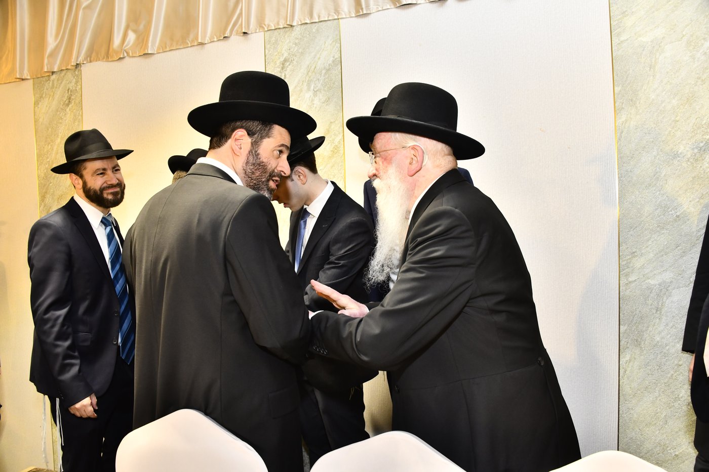 שמחת נישואי בתו של מנחם שפירא