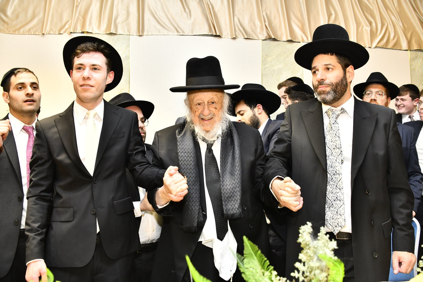 שמחת נישואי בתו של מנחם שפירא