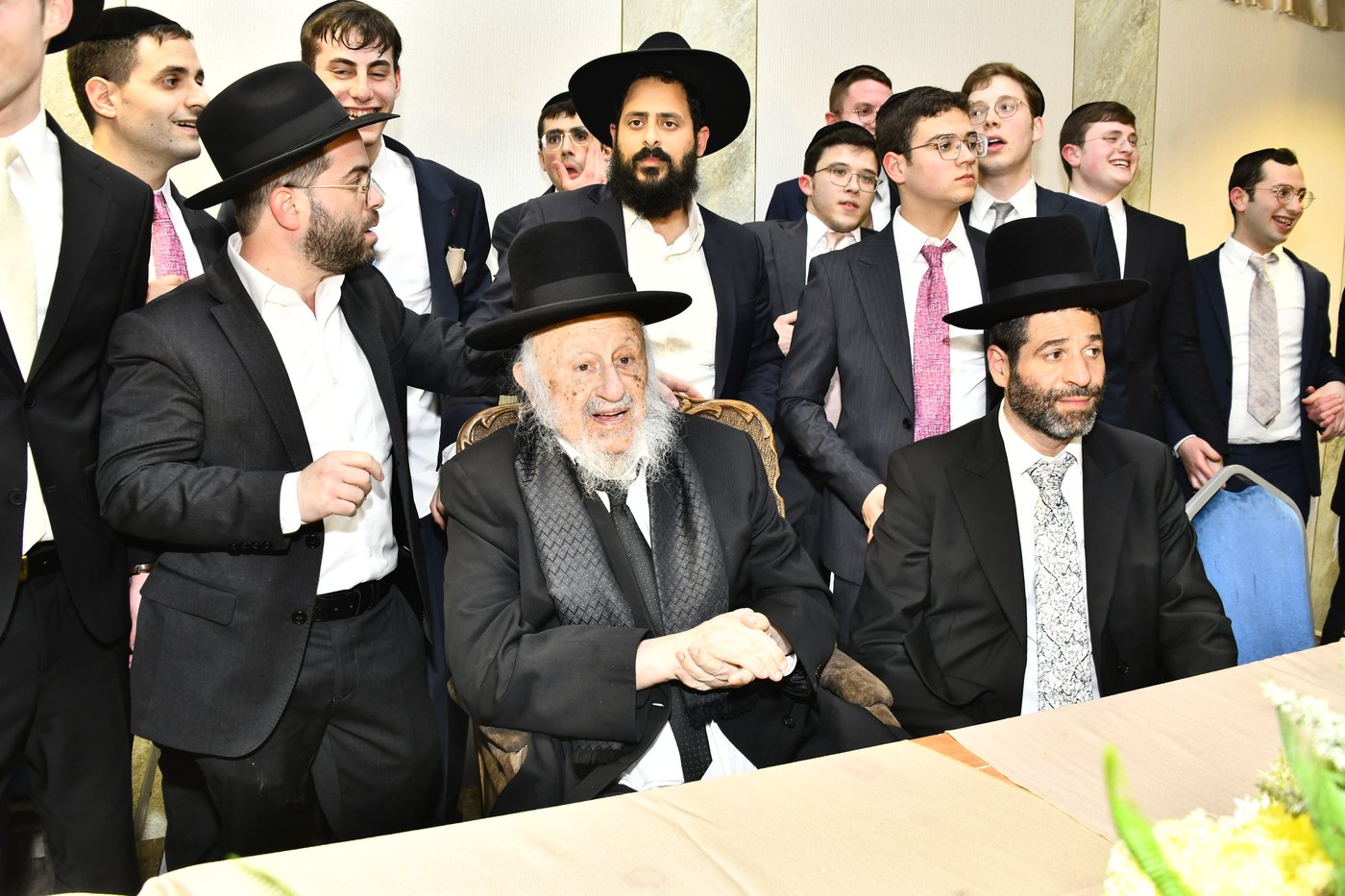 שמחת נישואי בתו של מנחם שפירא