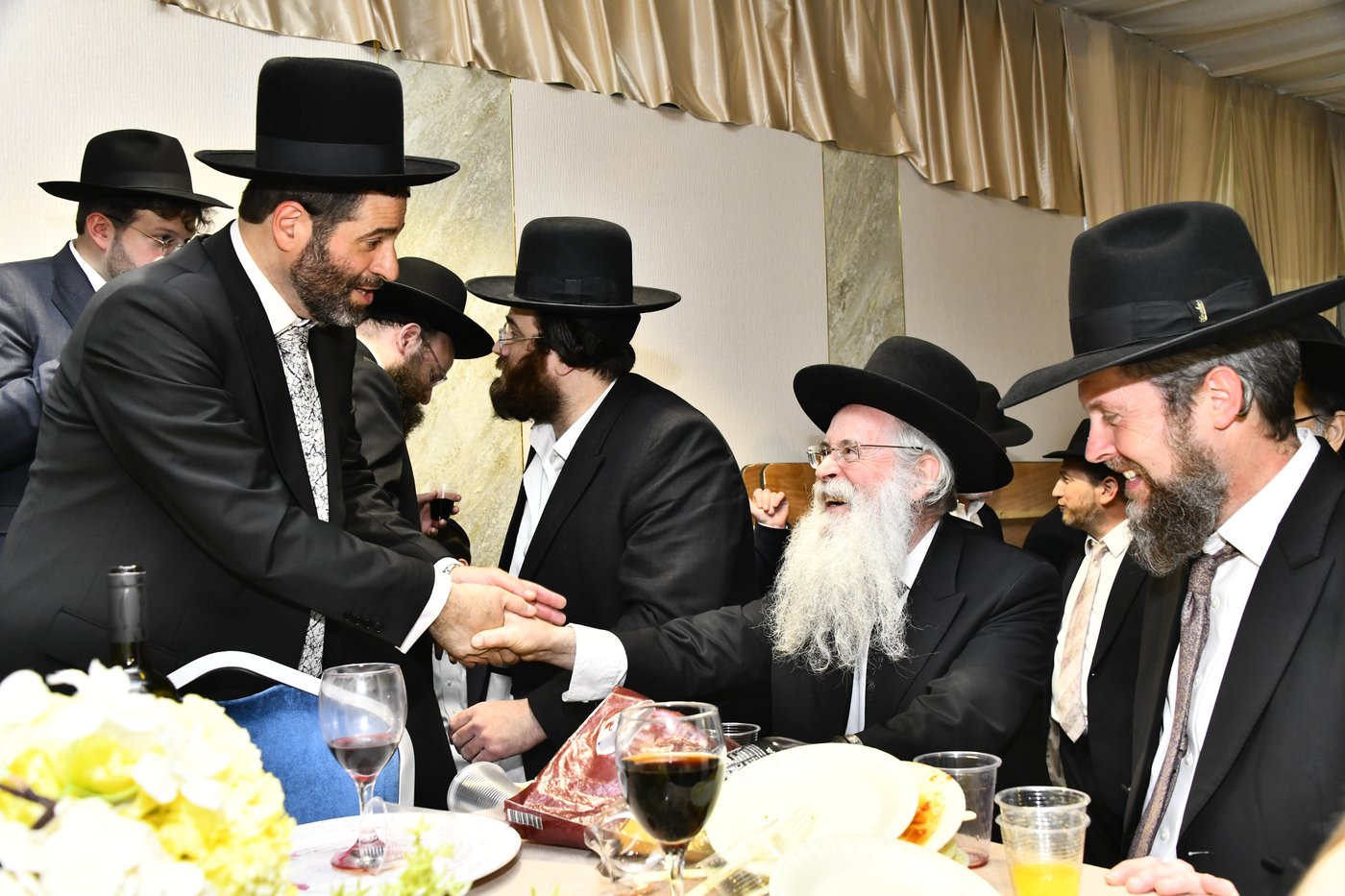 שמחת נישואי בתו של מנחם שפירא