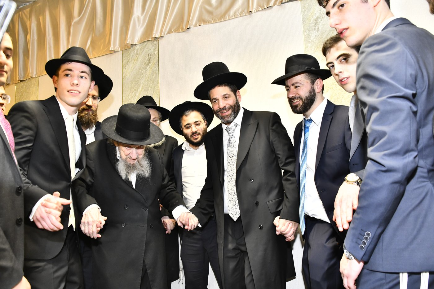 שמחת נישואי בתו של מנחם שפירא