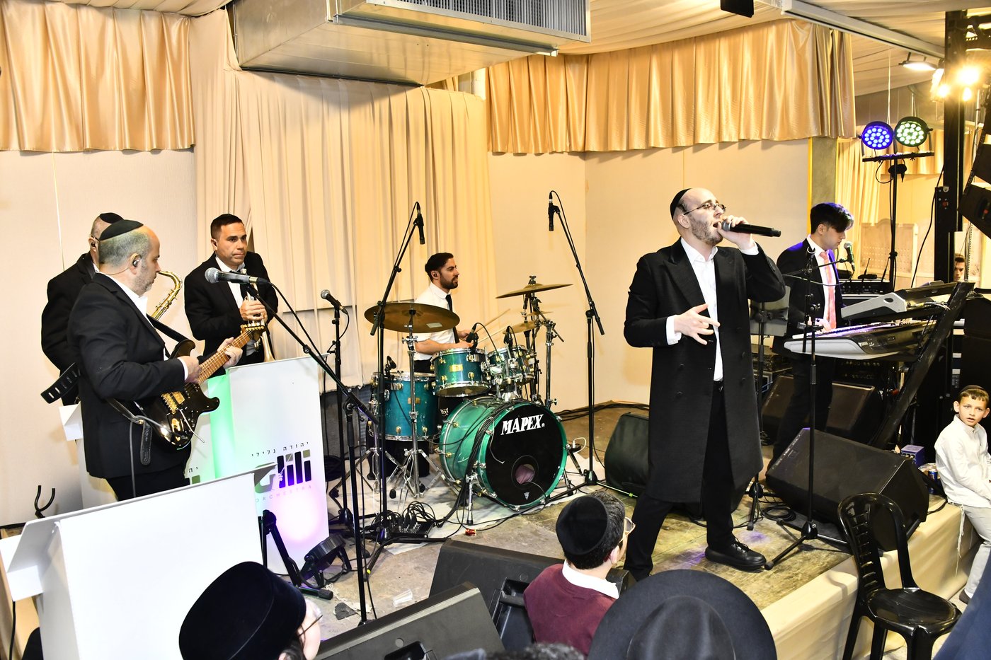 שמחת נישואי בתו של מנחם שפירא