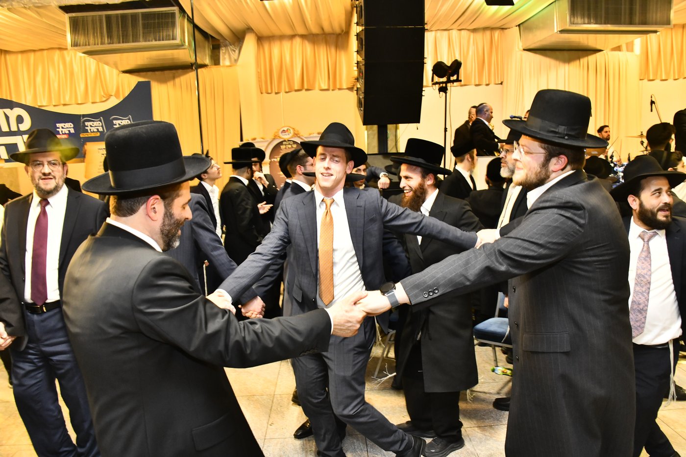 שמחת נישואי בתו של מנחם שפירא