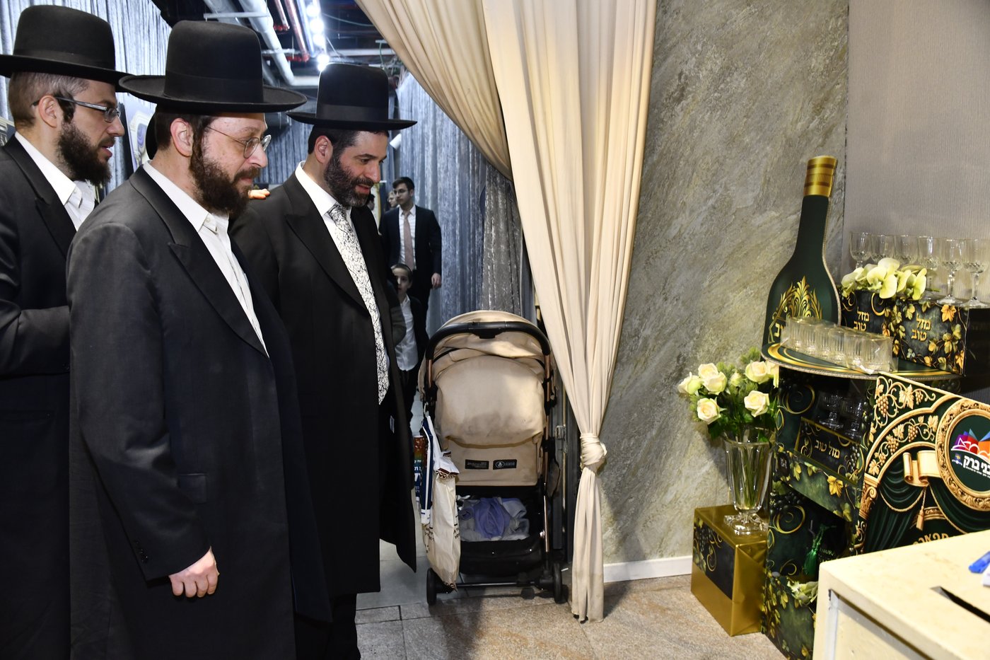 שמחת נישואי בתו של מנחם שפירא