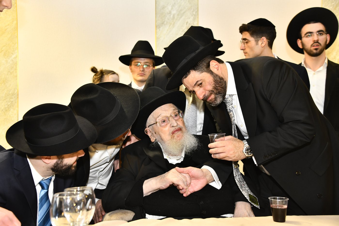 שמחת נישואי בתו של מנחם שפירא