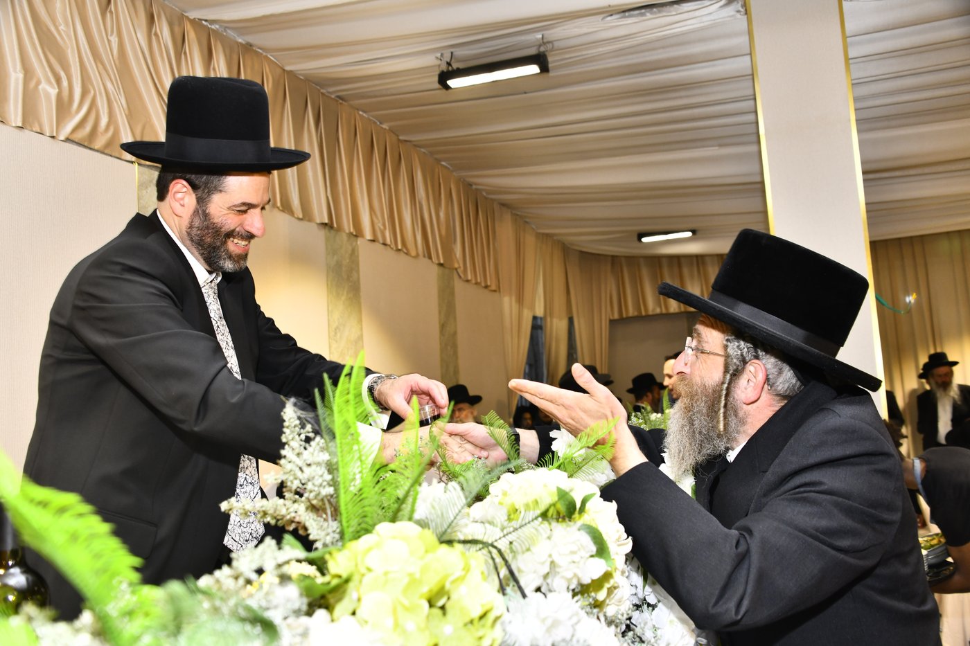 שמחת נישואי בתו של מנחם שפירא