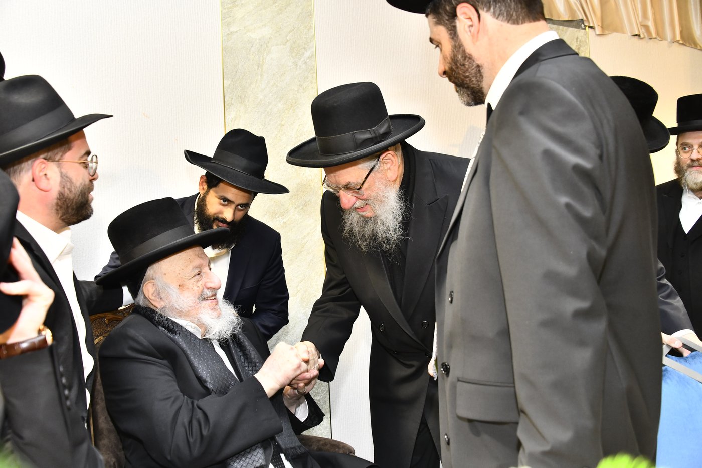 שמחת נישואי בתו של מנחם שפירא