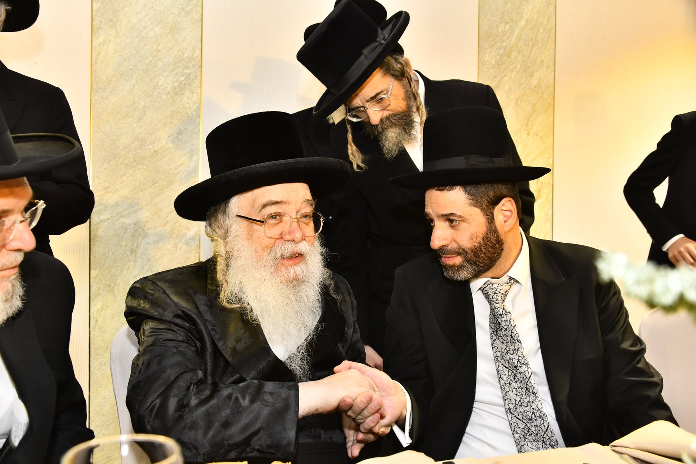 שמחת נישואי בתו של מנחם שפירא