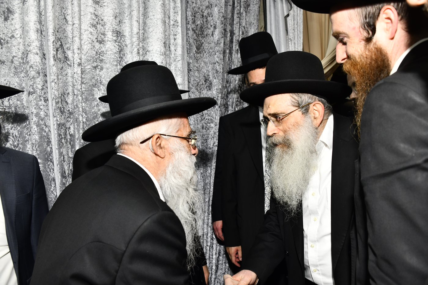 שמחת נישואי בתו של מנחם שפירא