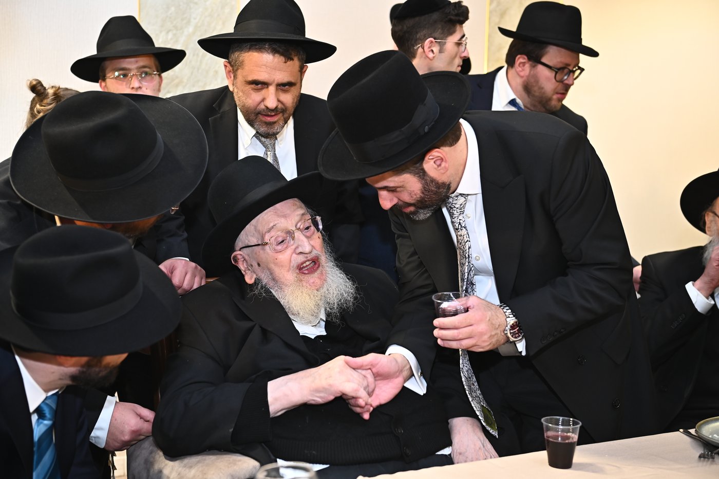 שמחת נישואי בתו של מנחם שפירא