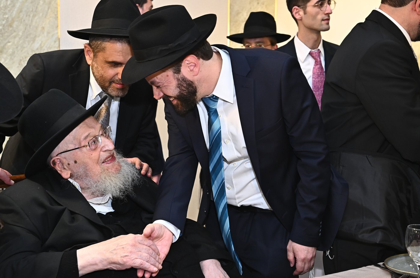 שמחת נישואי בתו של מנחם שפירא