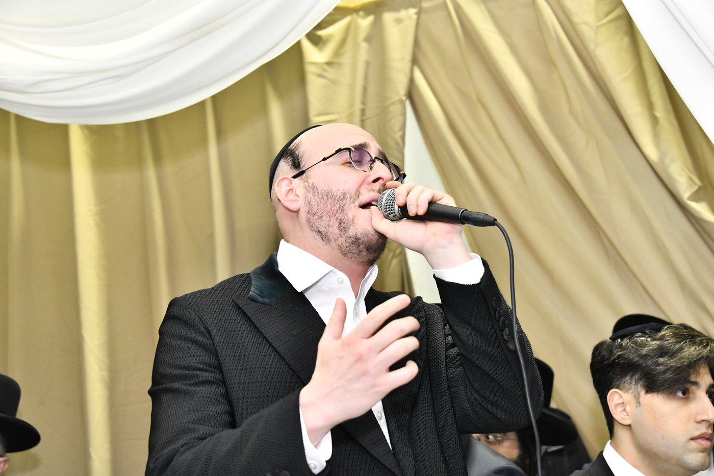 שמחת נישואי בתו של מנחם שפירא