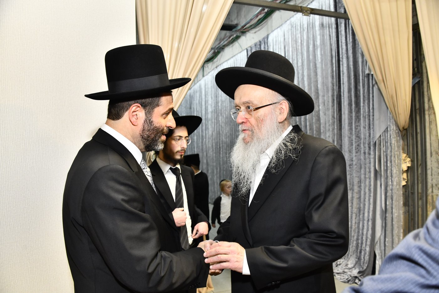 שמחת נישואי בתו של מנחם שפירא