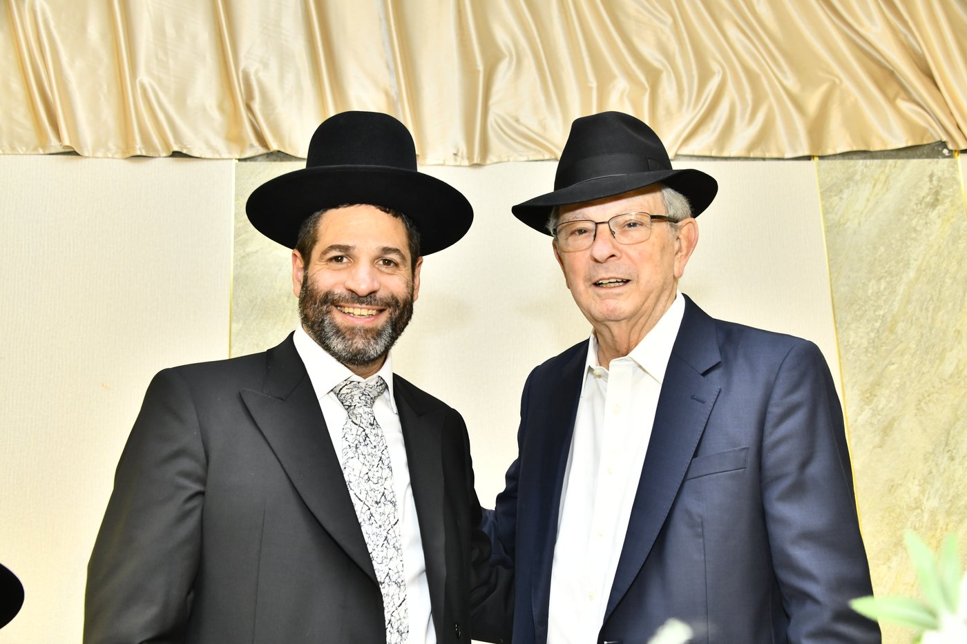 שמחת נישואי בתו של מנחם שפירא