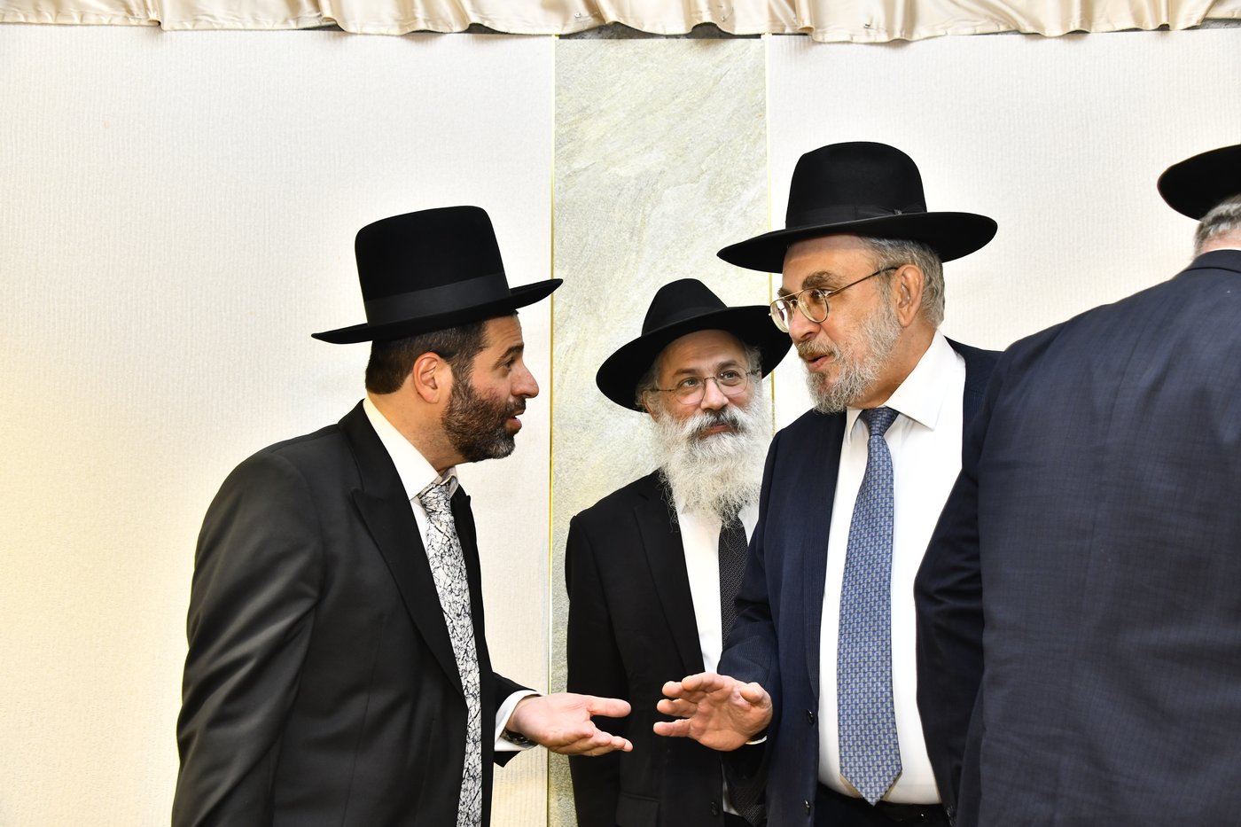 שמחת נישואי בתו של מנחם שפירא