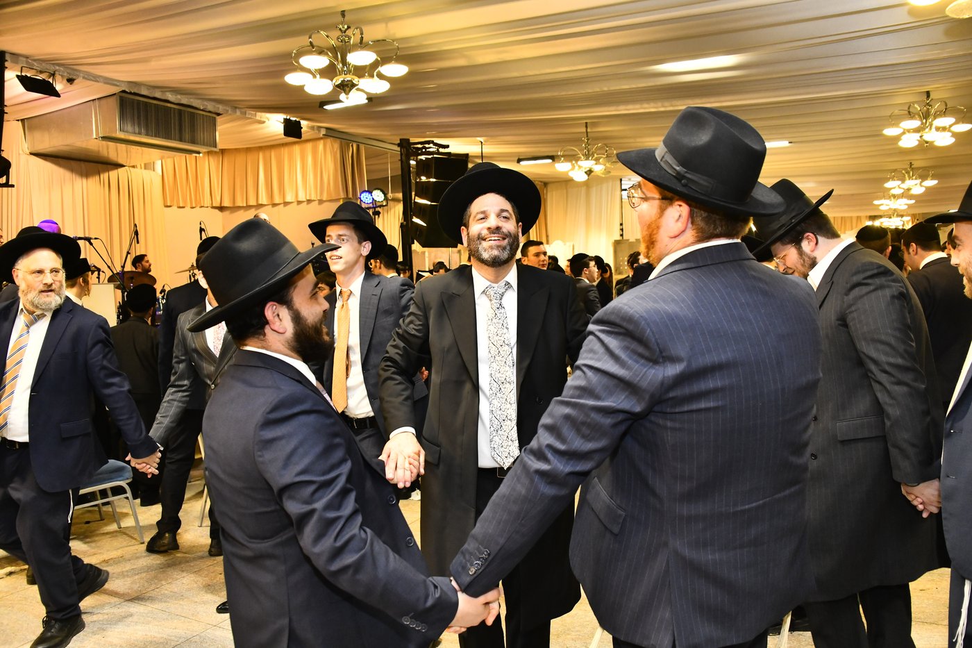 שמחת נישואי בתו של מנחם שפירא