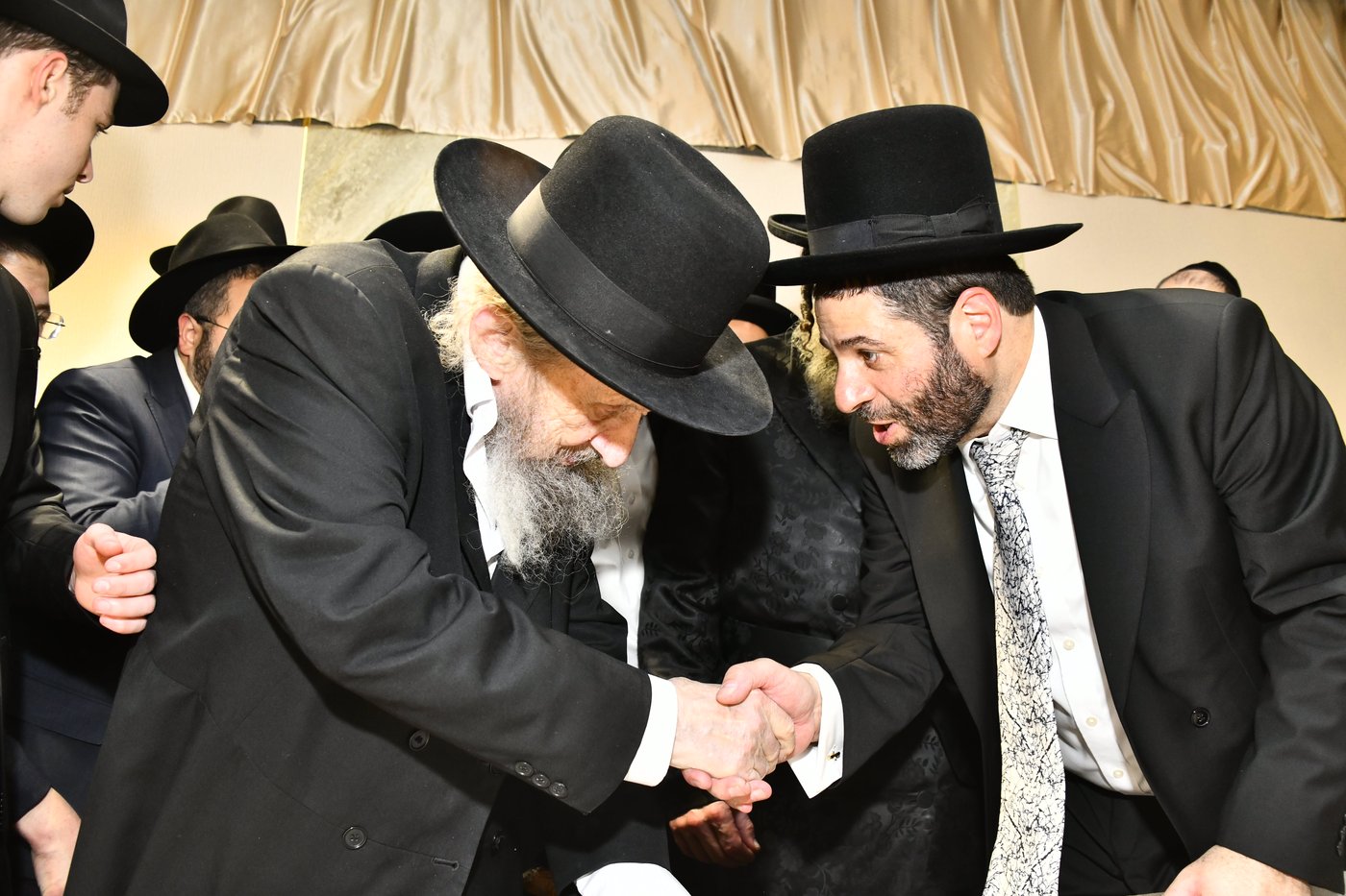 שמחת נישואי בתו של מנחם שפירא