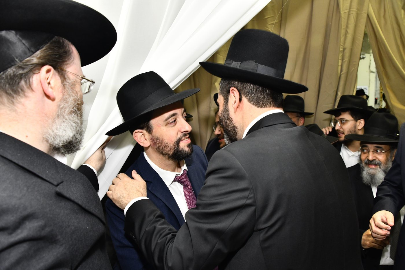 שמחת נישואי בתו של מנחם שפירא