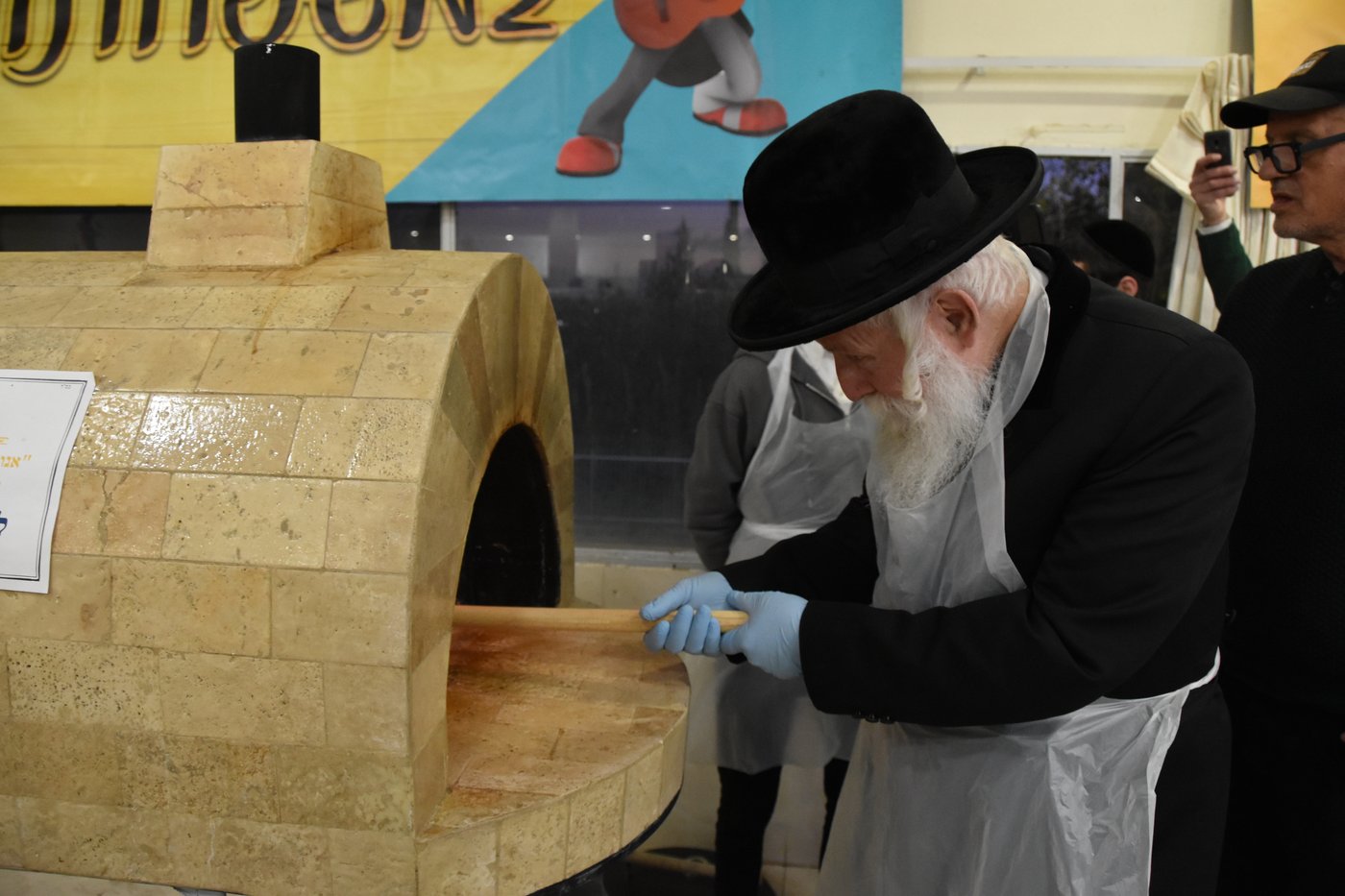 הגרי"ד גרוסמן באפיית מצות