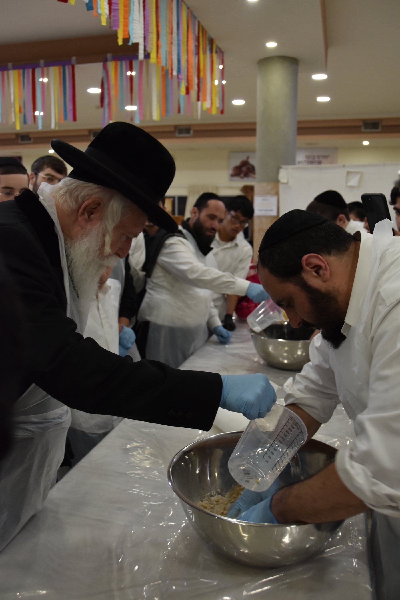 הגרי"ד גרוסמן באפיית מצות