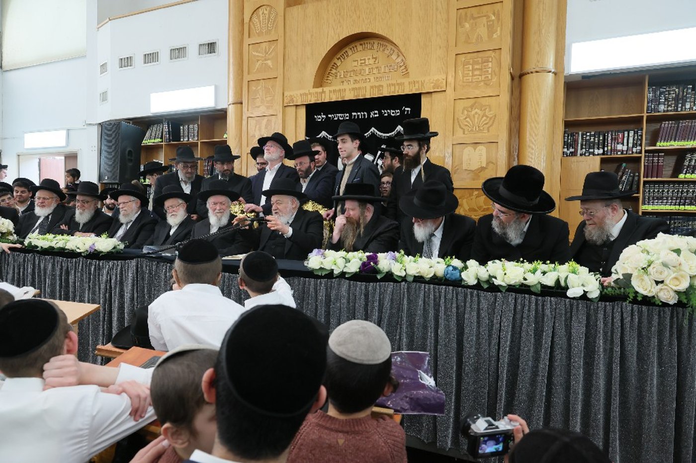 הגר"י זילברשטיין בביקור חיזוק ברחובות