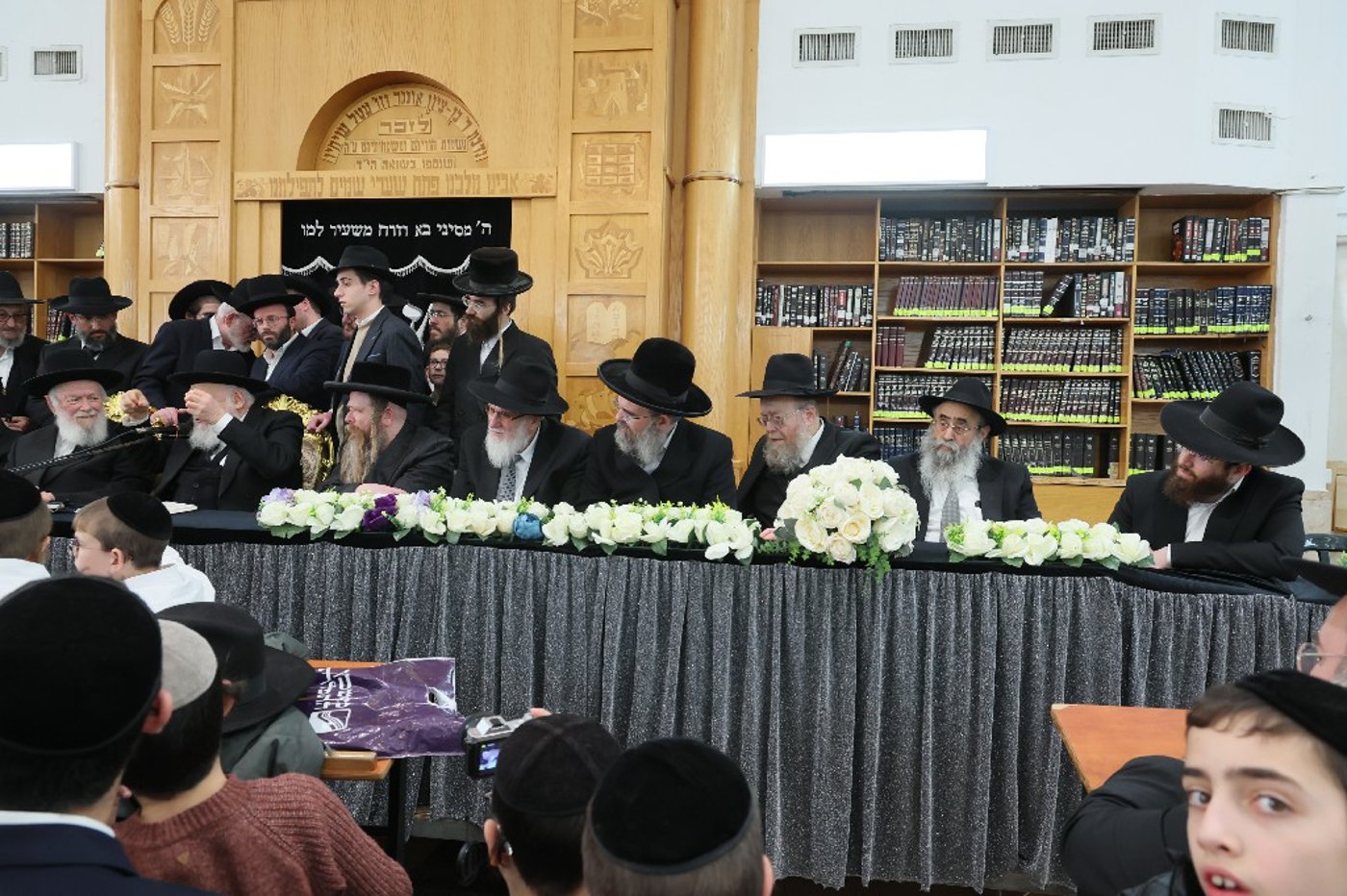 הגר"י זילברשטיין בביקור חיזוק ברחובות