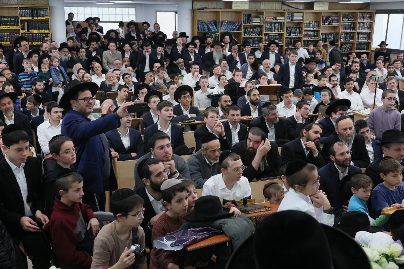 הגר"י זילברשטיין בביקור חיזוק ברחובות