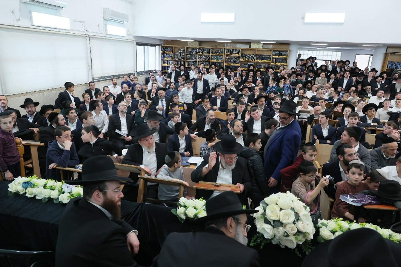 הגר"י זילברשטיין בביקור חיזוק ברחובות