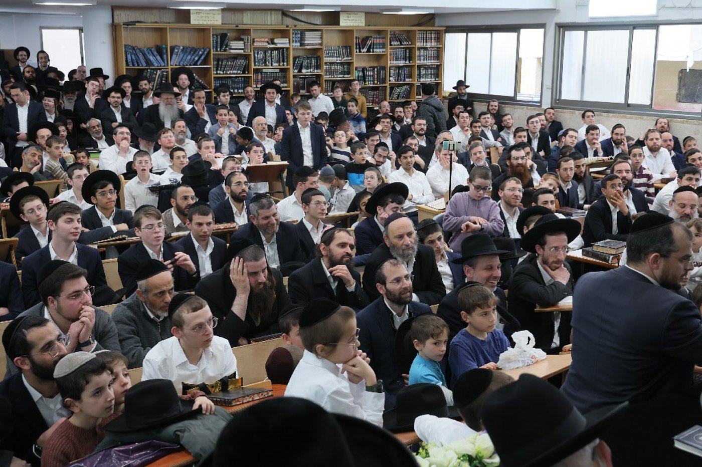 הגר"י זילברשטיין בביקור חיזוק ברחובות