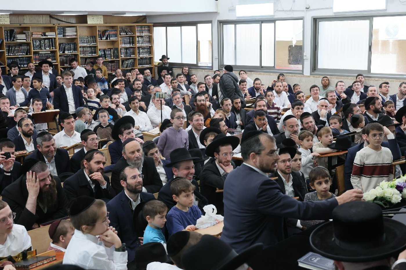 הגר"י זילברשטיין בביקור חיזוק ברחובות