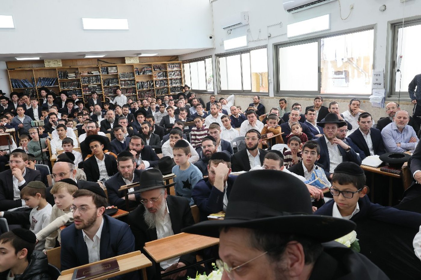 הגר"י זילברשטיין בביקור חיזוק ברחובות