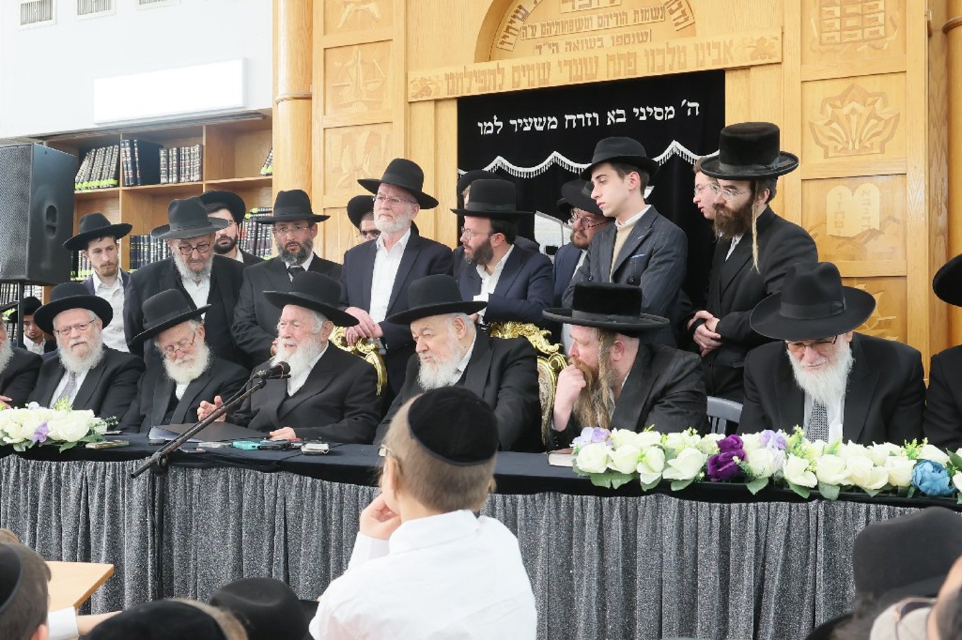 הגר"י זילברשטיין בביקור חיזוק ברחובות