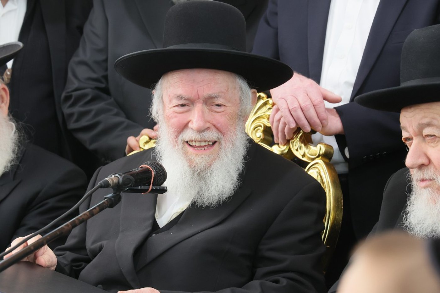 הגר"י זילברשטיין בביקור חיזוק ברחובות