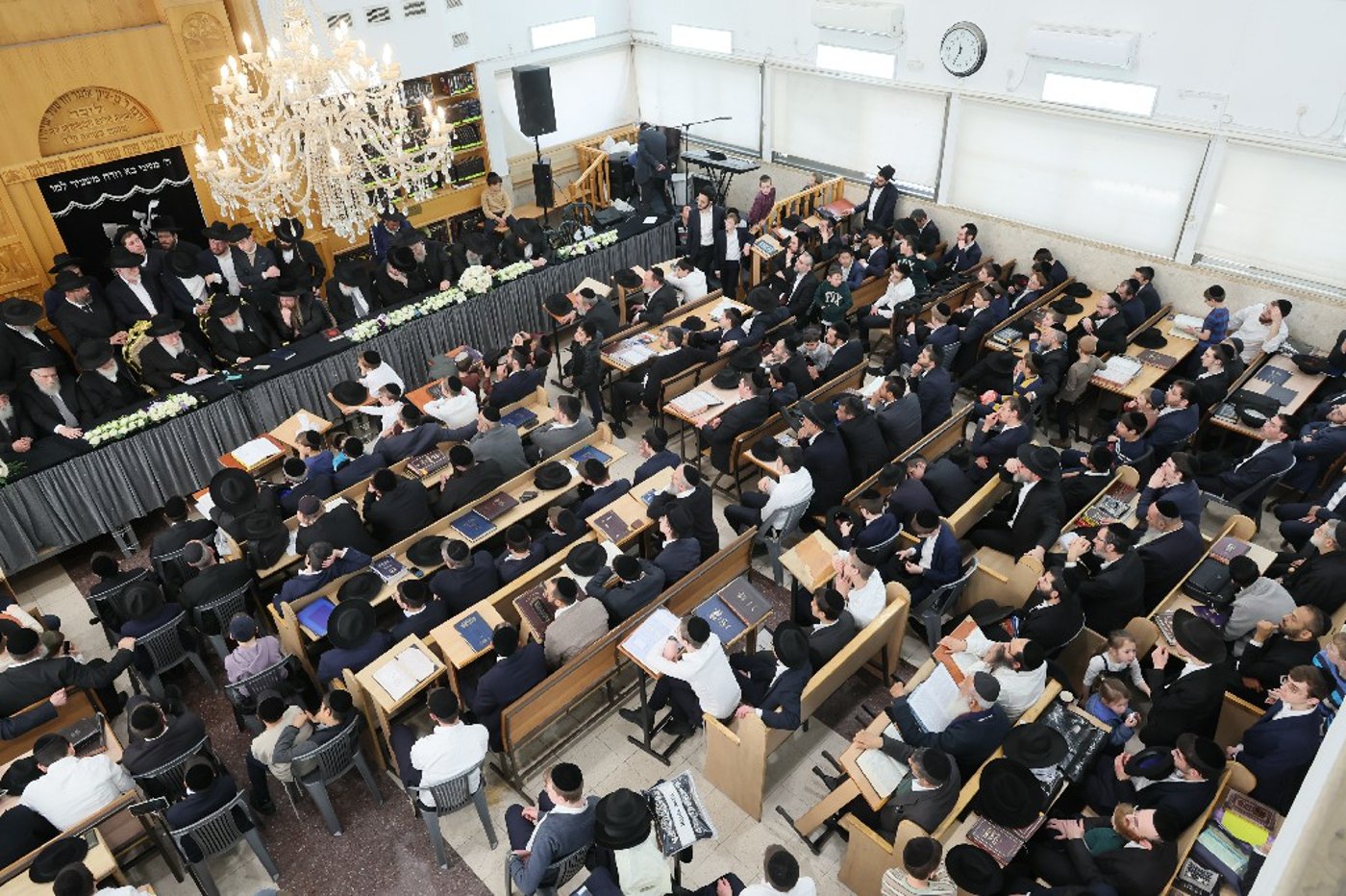 הגר"י זילברשטיין בביקור חיזוק ברחובות