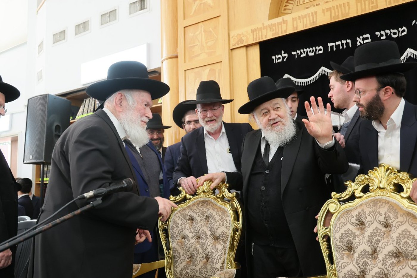 הגר"י זילברשטיין בביקור חיזוק ברחובות