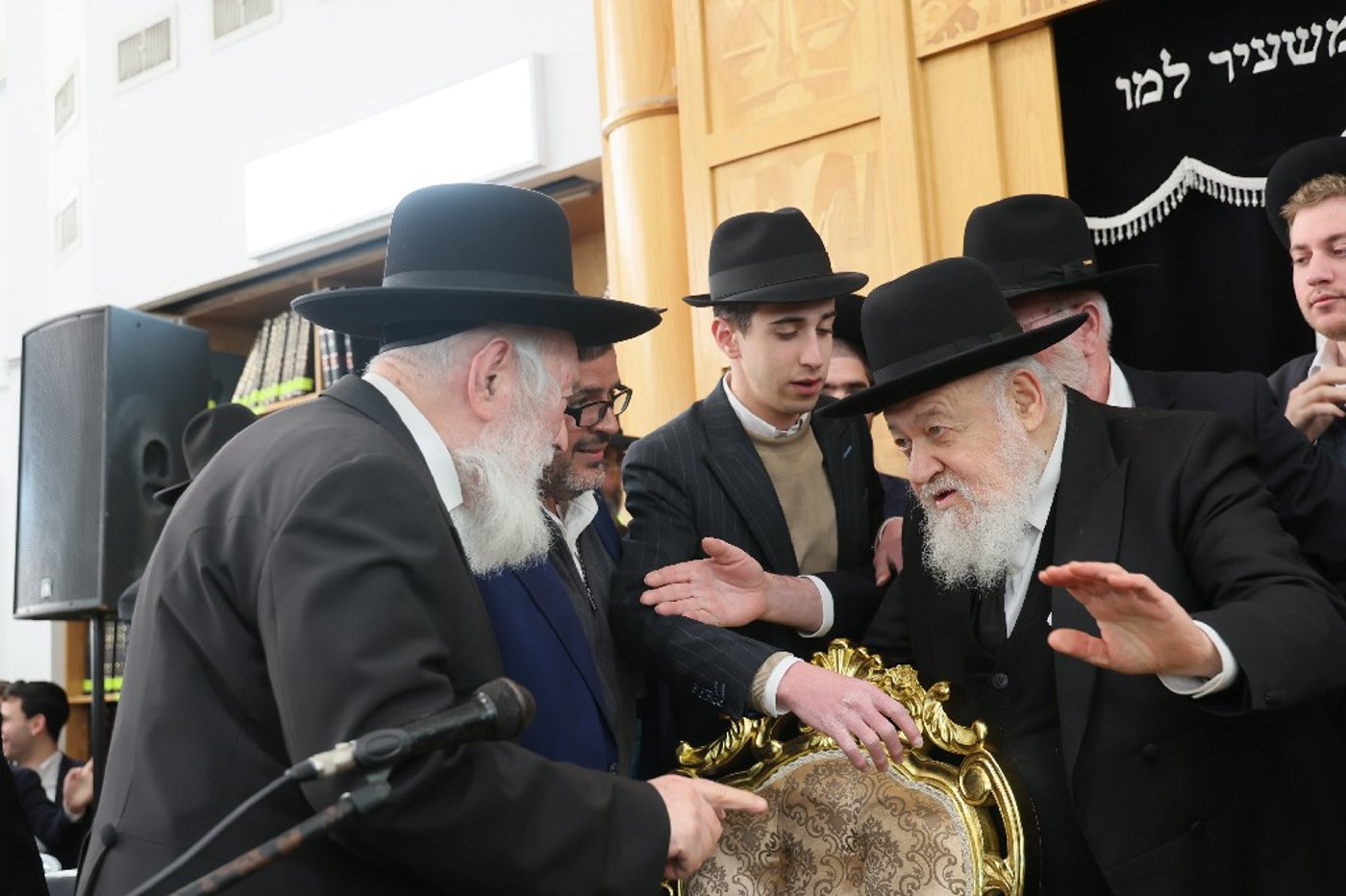 הגר"י זילברשטיין בביקור חיזוק ברחובות
