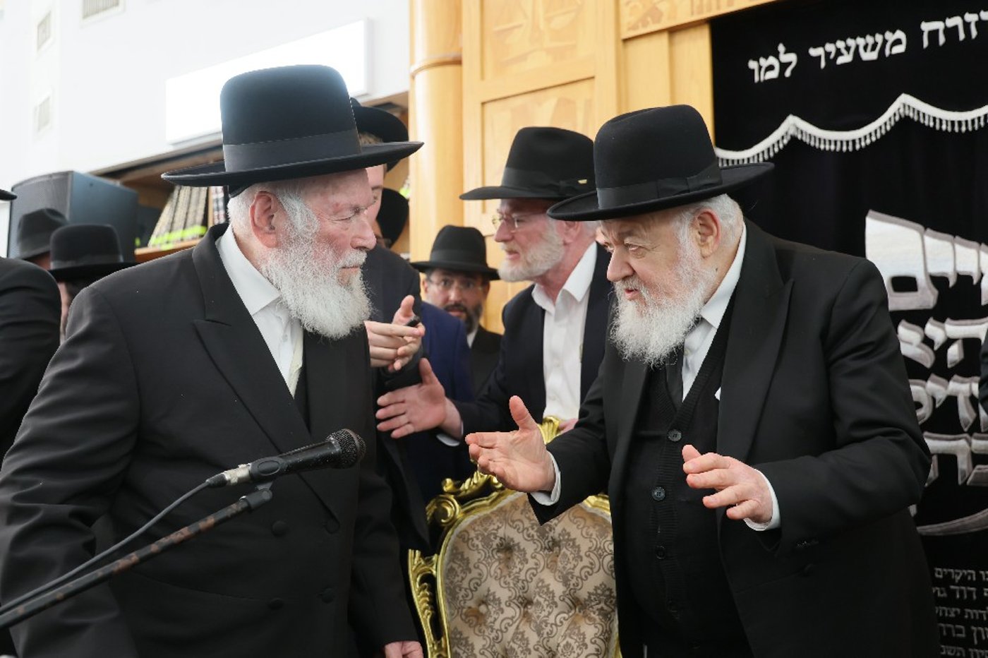 הגר"י זילברשטיין בביקור חיזוק ברחובות
