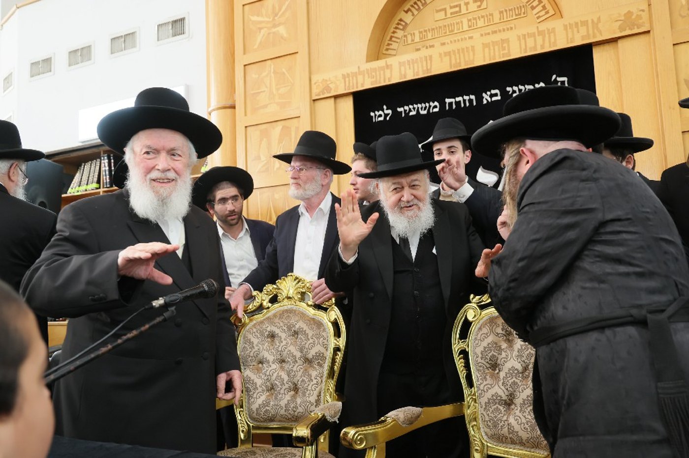 הגר"י זילברשטיין בביקור חיזוק ברחובות