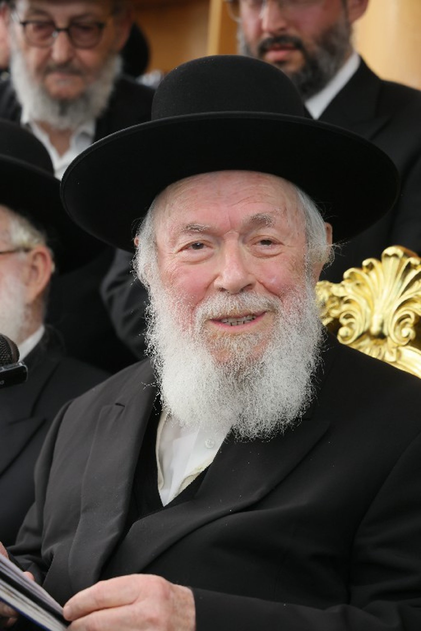 הגר"י זילברשטיין בביקור חיזוק ברחובות