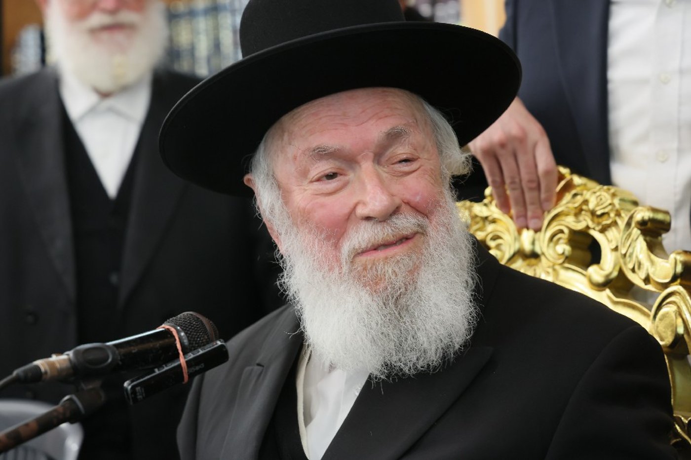 הגר"י זילברשטיין בביקור חיזוק ברחובות