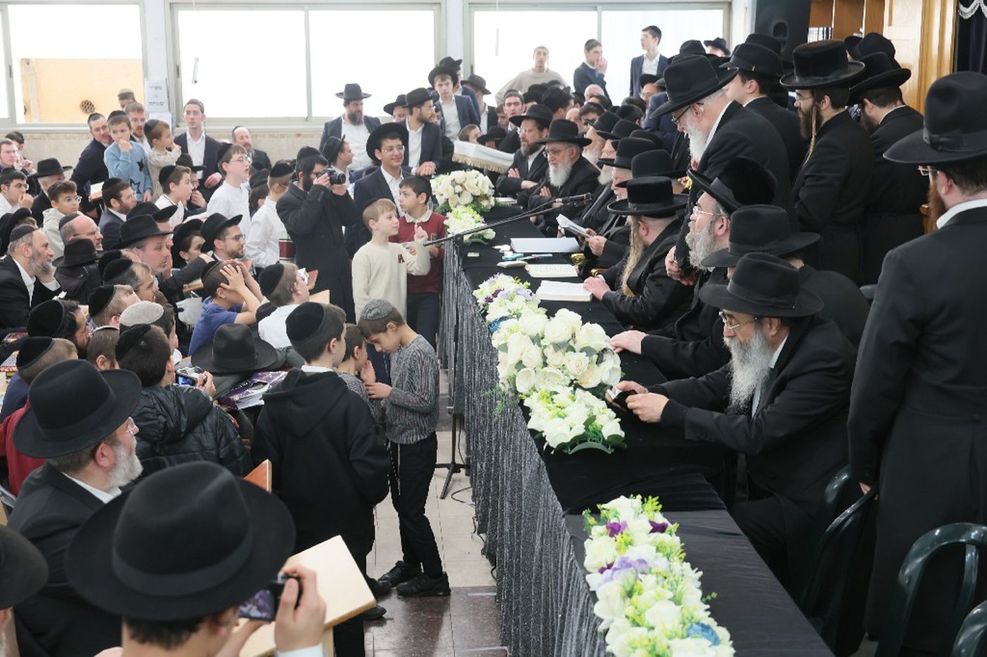 הגר"י זילברשטיין בביקור חיזוק ברחובות