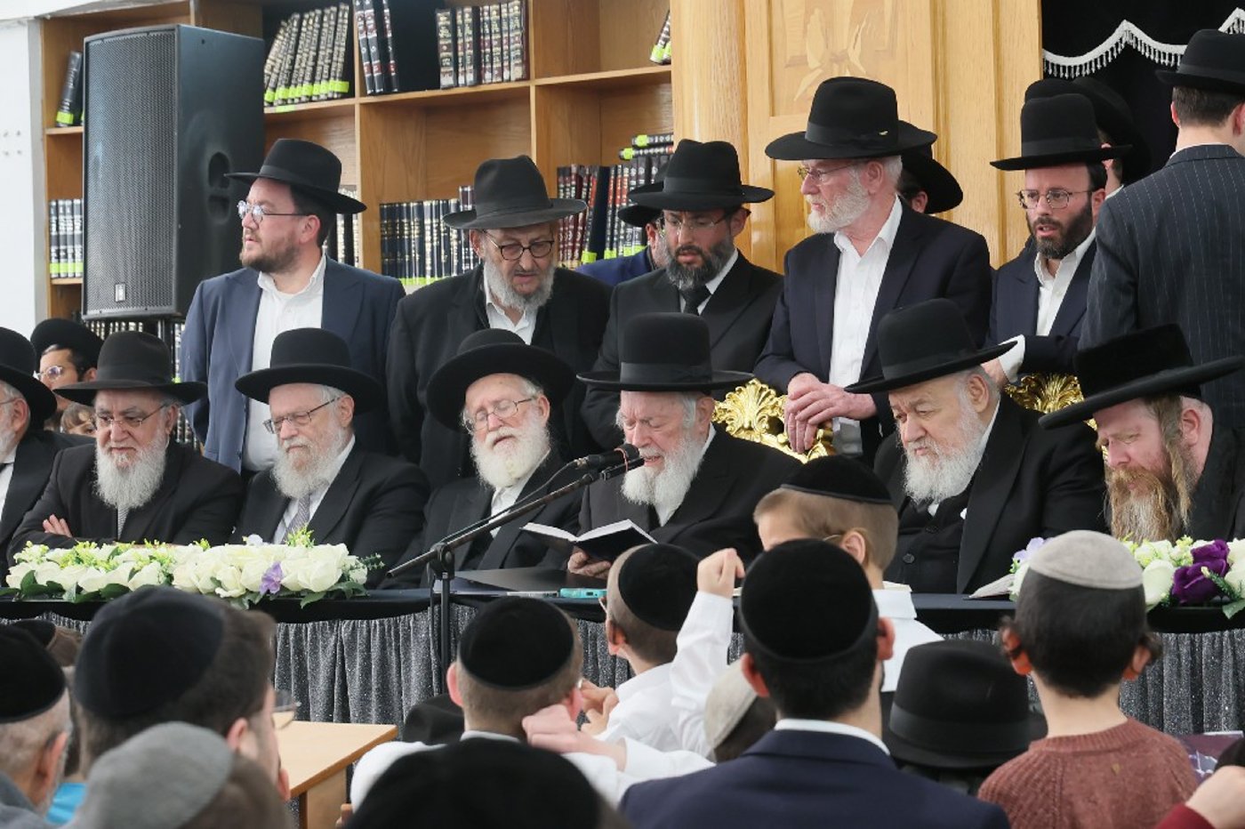 הגר"י זילברשטיין בביקור חיזוק ברחובות