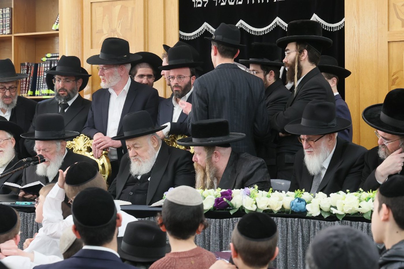 הגר"י זילברשטיין בביקור חיזוק ברחובות