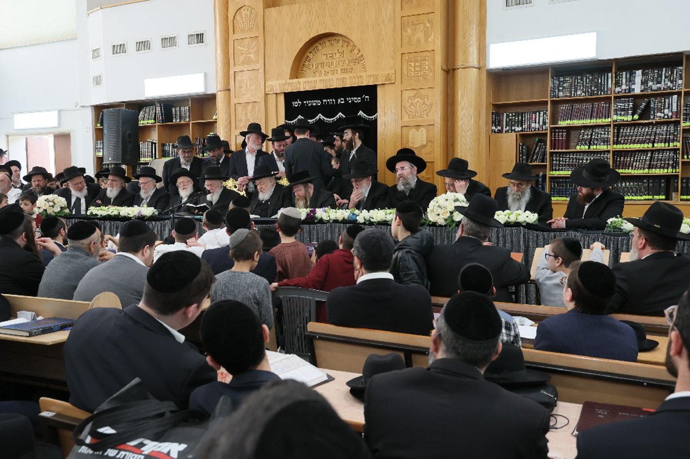 הגר"י זילברשטיין בביקור חיזוק ברחובות