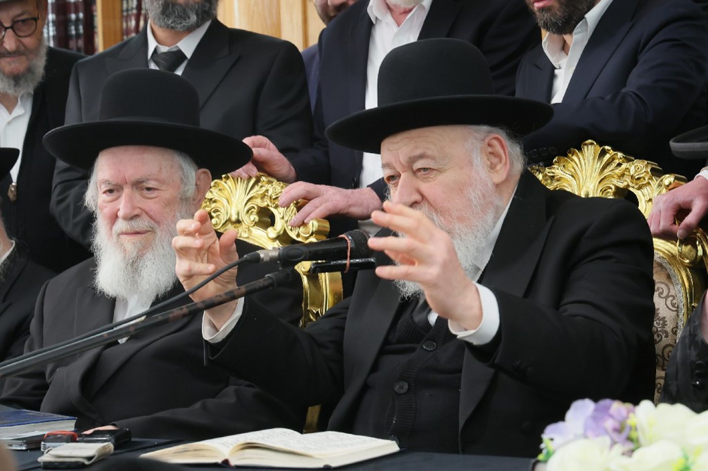 הגר"י זילברשטיין בביקור חיזוק ברחובות