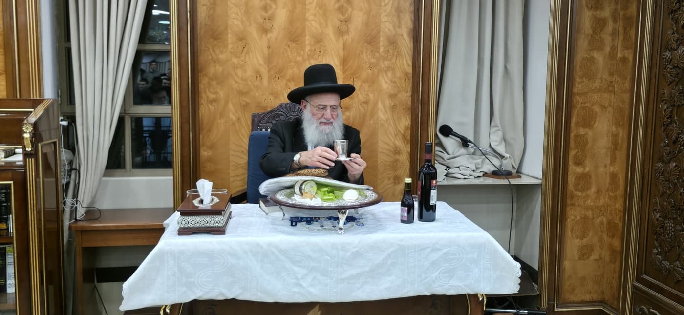 הגאון רבי ראובן אלבז בשיעור לקראת פסח