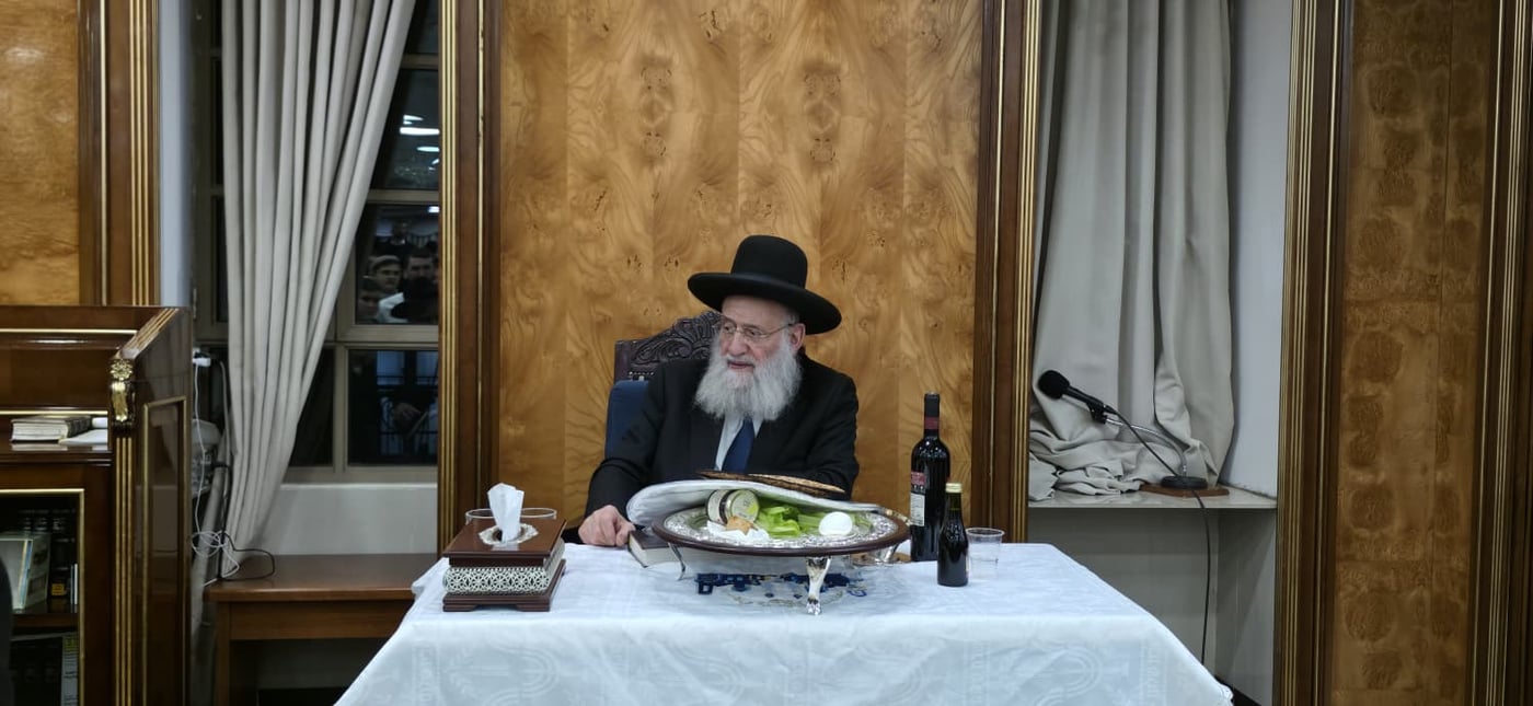 הגאון רבי ראובן אלבז בשיעור לקראת פסח