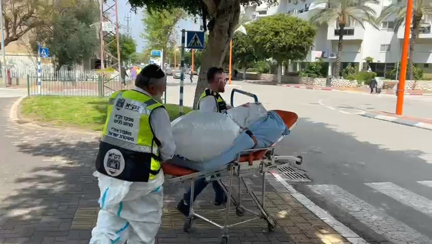 בהפרש של שעות: שני בני 60 אותרו ללא רוח חיים בבתיהם לאחר זמן רב