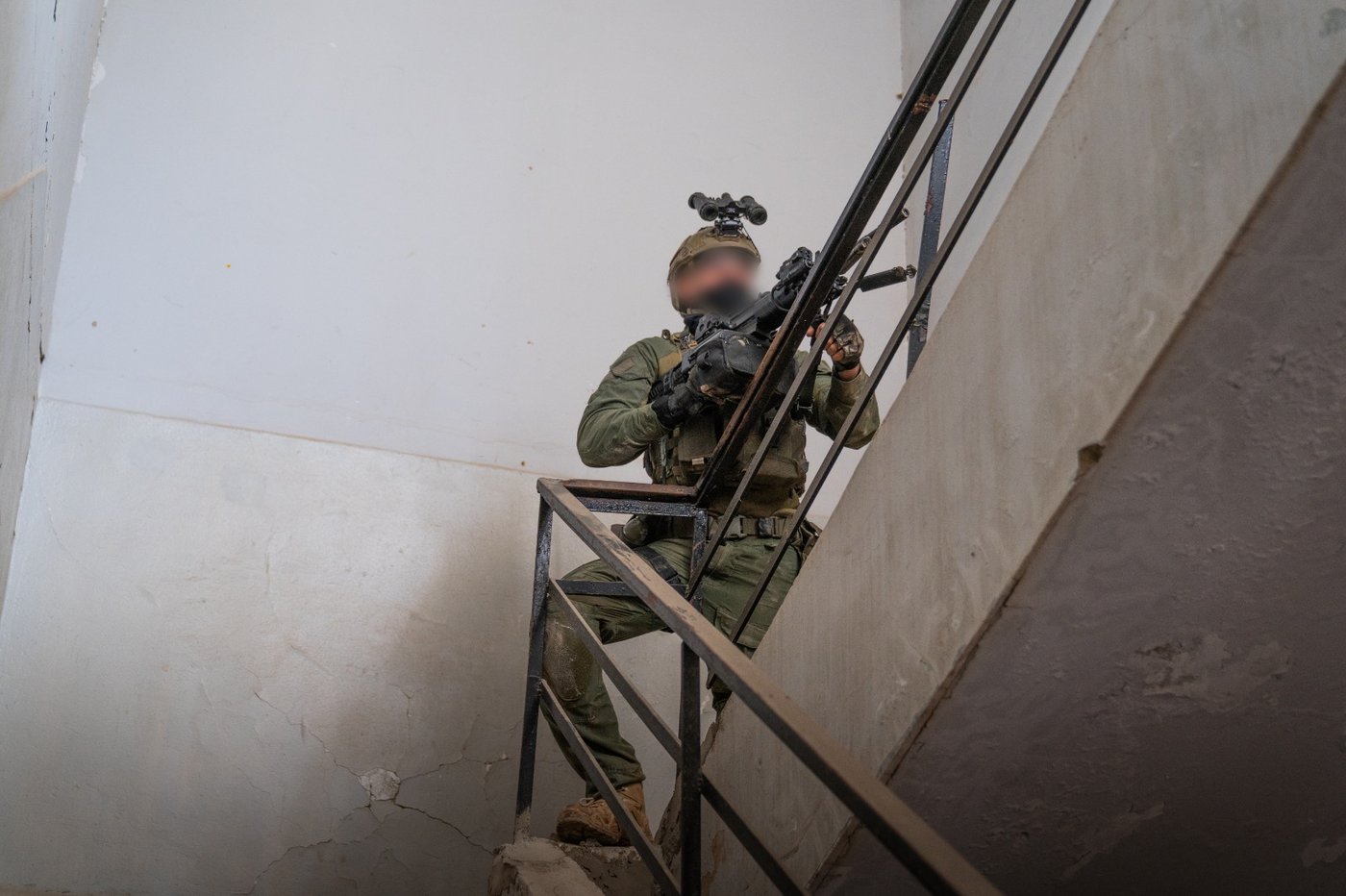 לוחמי שייטת 13 פשטו על בית ספר בלבנון; זה מה שהם גילו שם