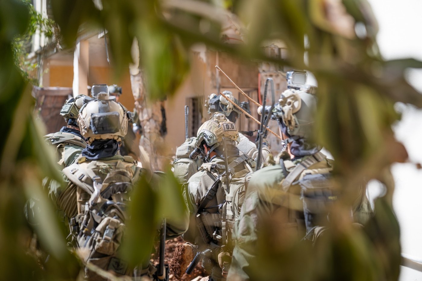 לוחמי שייטת 13 פשטו על בית ספר בלבנון; זה מה שהם גילו שם